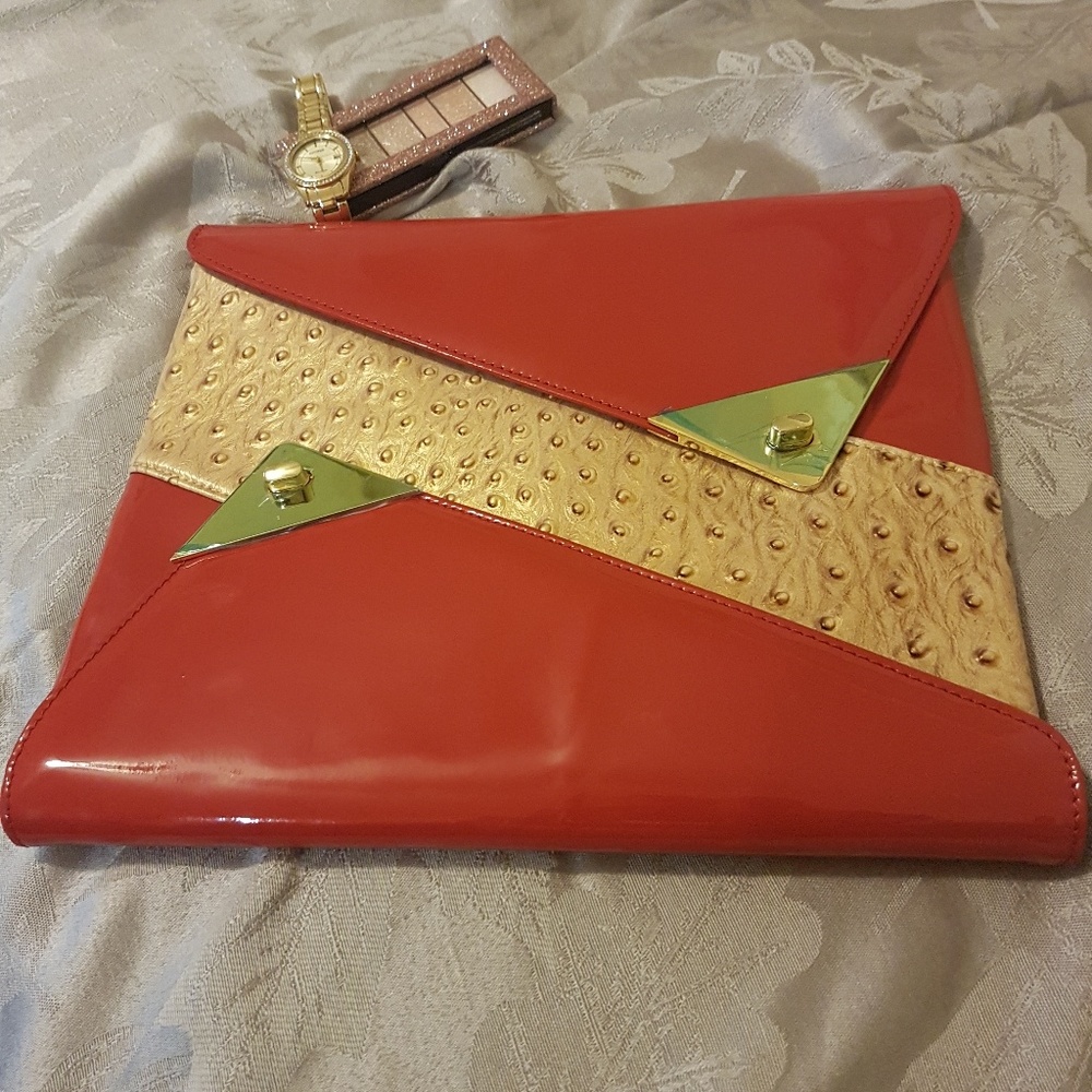 RED CLUTCH - Picture 3 of 4
